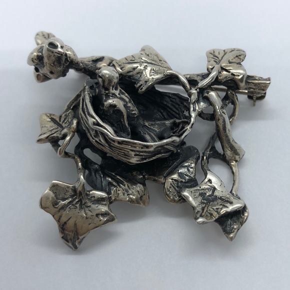 VTG Sterling Mama Bird FeedingBaby Bird Brooch